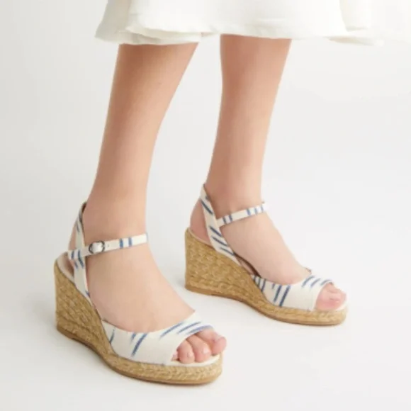 Stuart Weitzman Tia Espadrille Wedges in Natural/ Indigo Size: 10 B NWOB - Picture 2 of 11